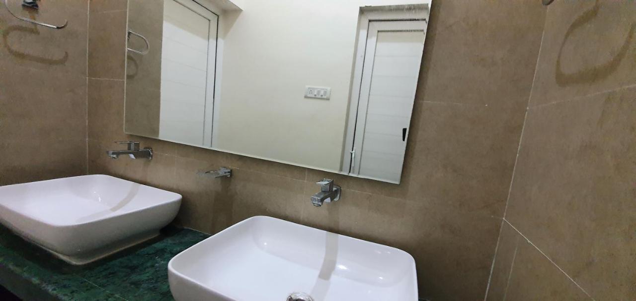 Shree Suites Kuttālam Eksteriør bilde