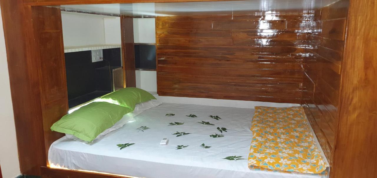 Shree Suites Kuttālam Eksteriør bilde