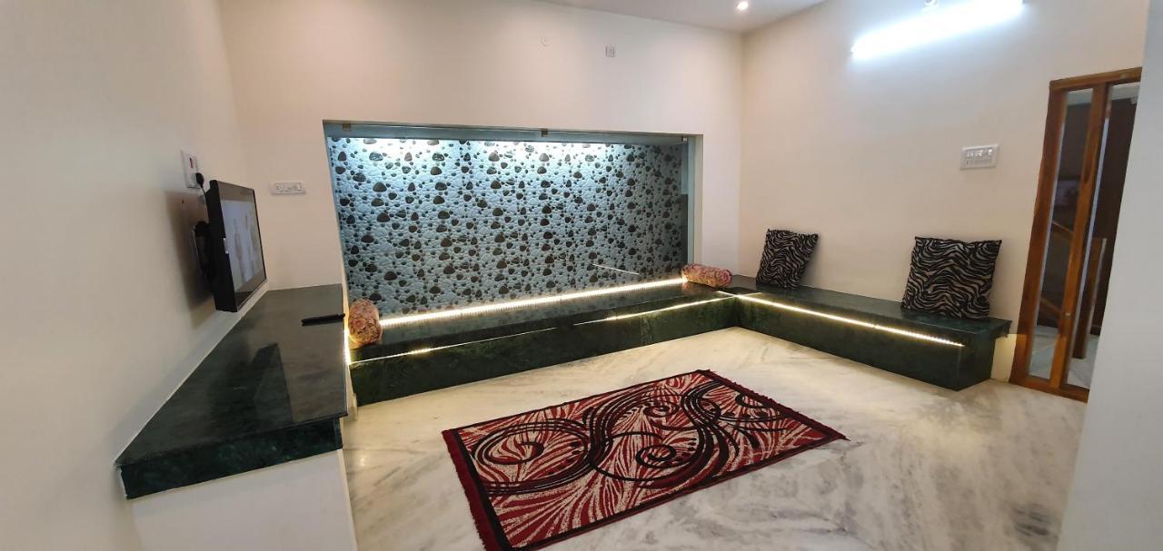 Shree Suites Kuttālam Eksteriør bilde